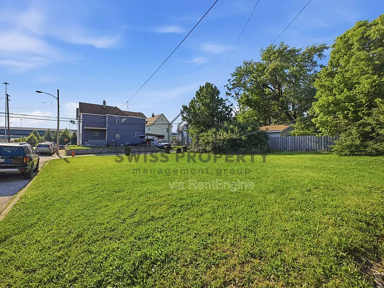 391 Saint Clair Ave — Photo 24