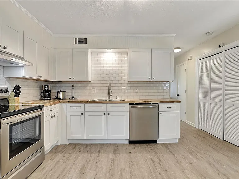 3 Berkeley Pl #3B — Photo 4