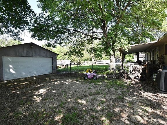 5th image of 1025 Park Dr
