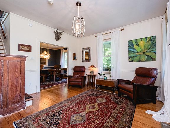 5th image of 4805 N Lookout St