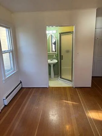 large bedroom w bathroom