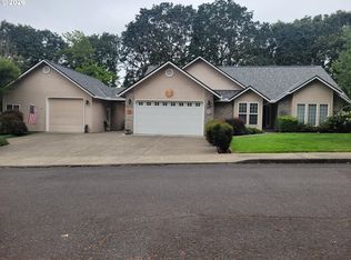 105 Madrona Ct, Saint Helens, OR 97051