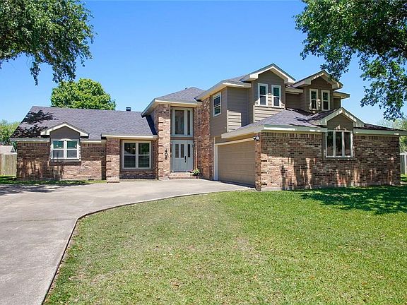 2nd image of 408 S Lake Court Dr