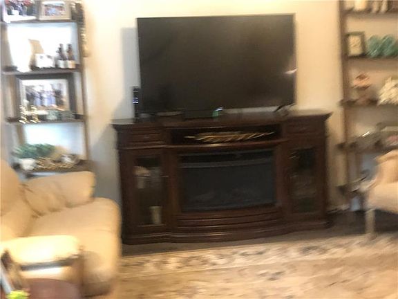 3rd image of 311 Dolomite Ct