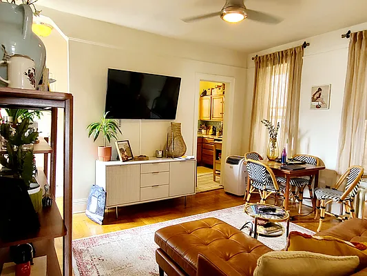 Rented by Ideal Properties Group | media 1