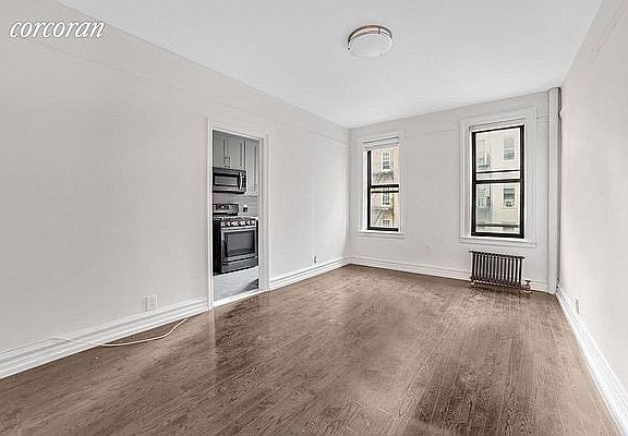 5th image of 330 E 52nd St APT 25