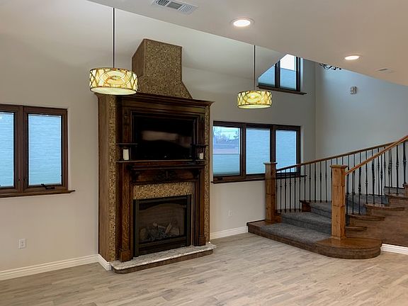 4th image of 4615 S Locust Ln #1