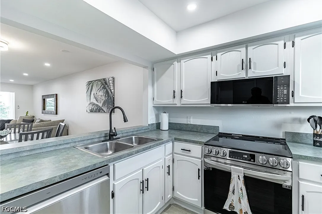 2 bed, 2.0 bath, 1136 sqft, $1,925 — Photo 2