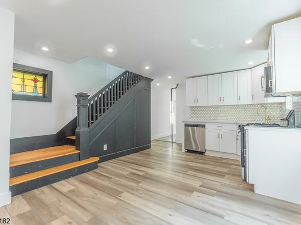 71 E Jersey St, Elizabeth City, NJ 07206