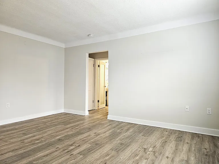 89 Woodland Ave — Photo 6