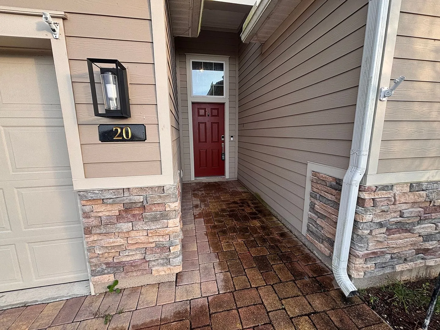Spacious 4BR/3BA on Large Corner Lot! Water Views, Screened Patio, Double Garage & Outdoor Firepl... — Photo 3