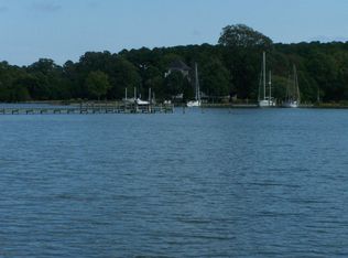 2234 Ocran Rd, White Stone, VA 22578