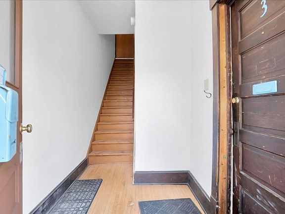 2nd image of 424 Smith Ave N #7