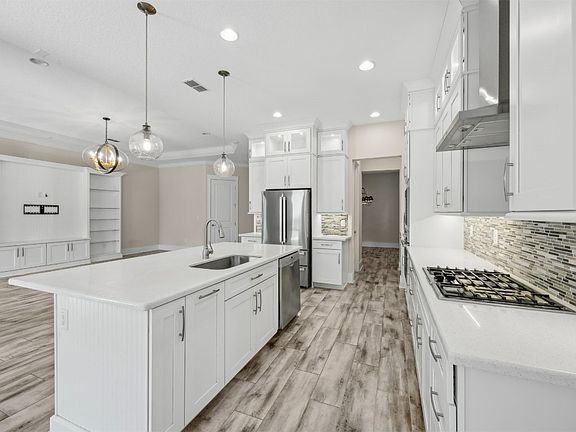 2nd image of 95301 Mackinas Cir