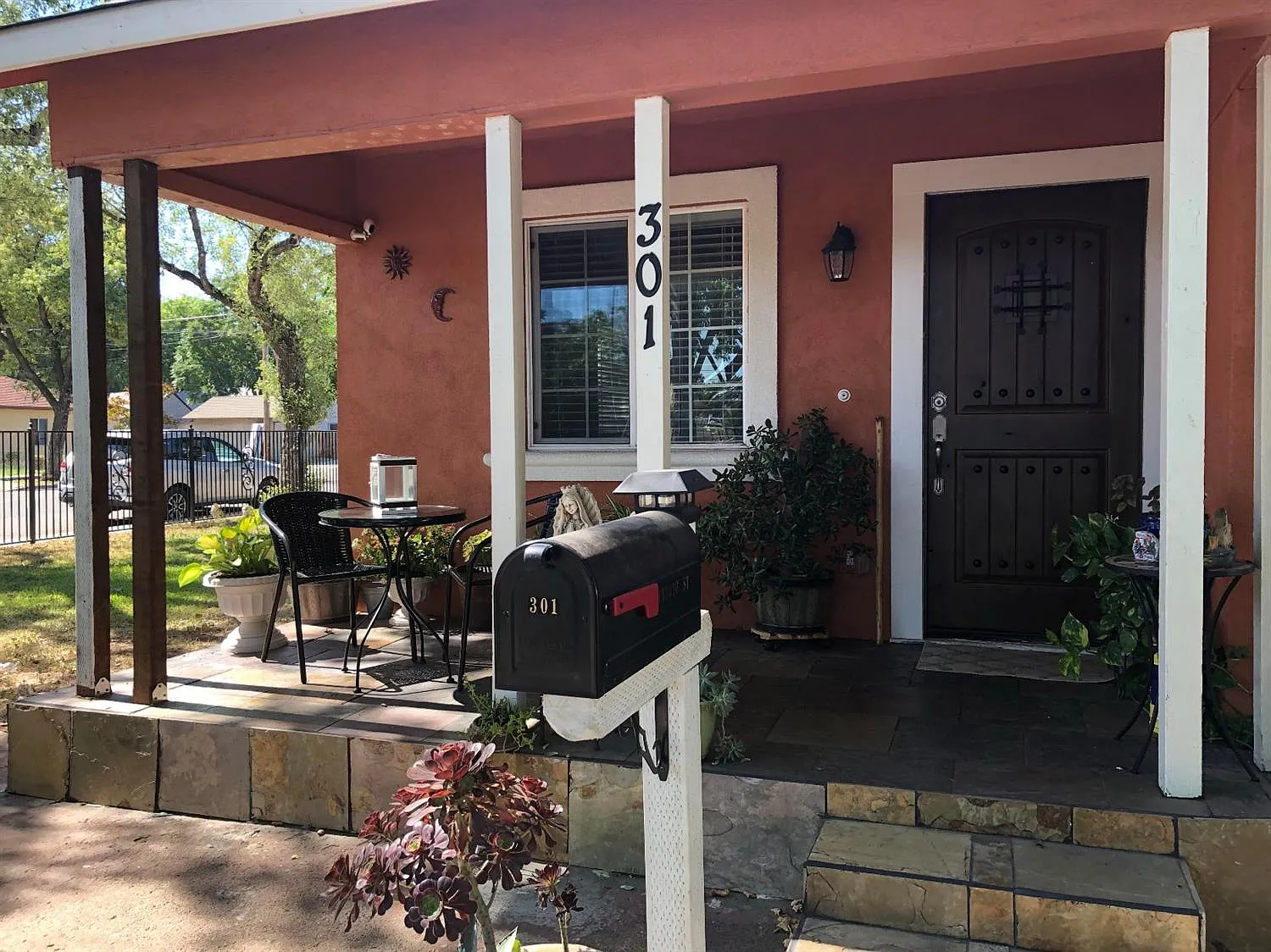 301 Ruberto St photo 1