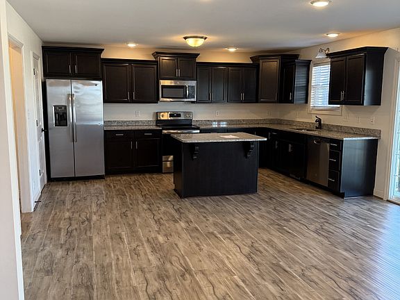 4th image of 764 Crestone Ln
