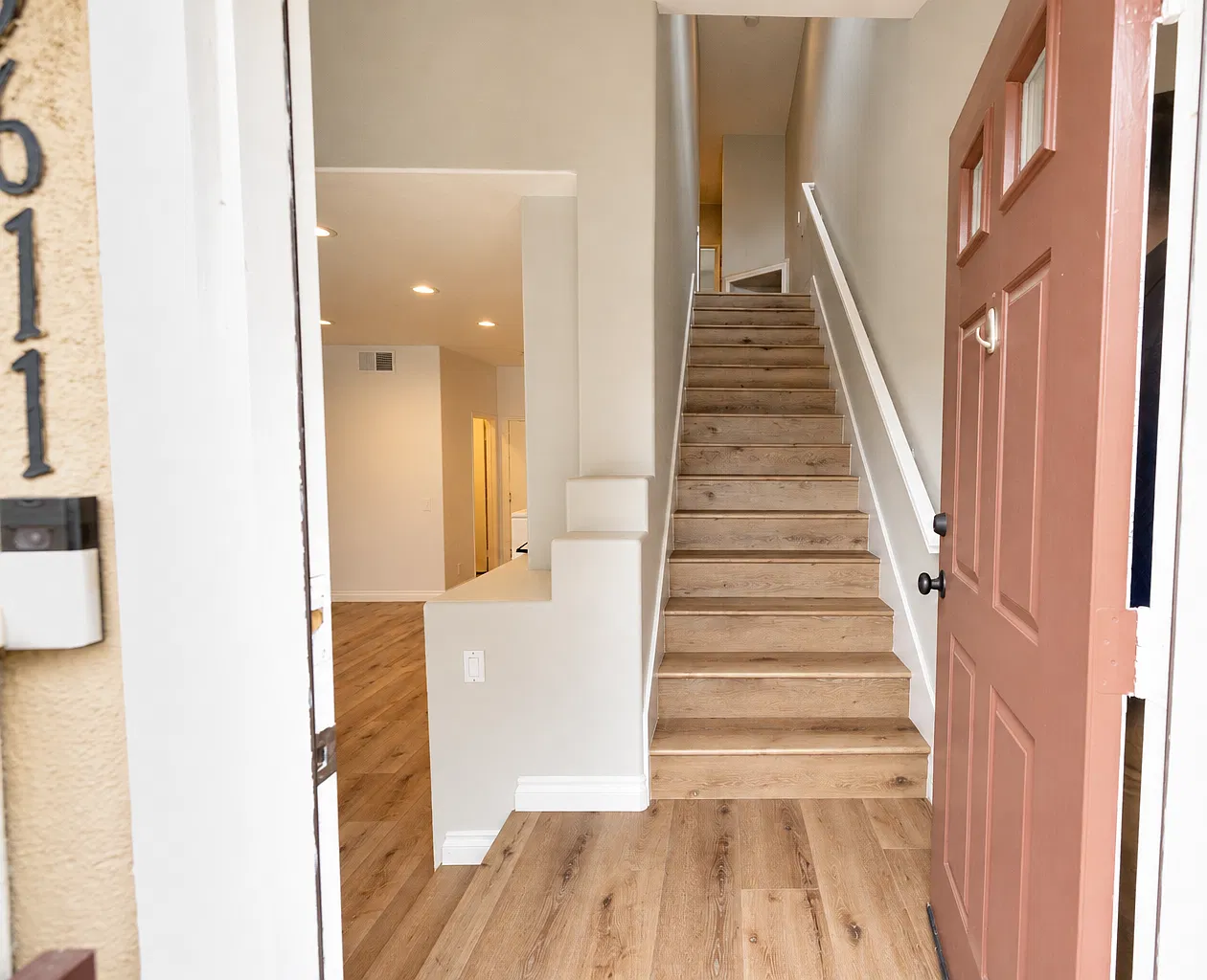 2 bed, 1100 sqft, $3,350 — Photo 2
