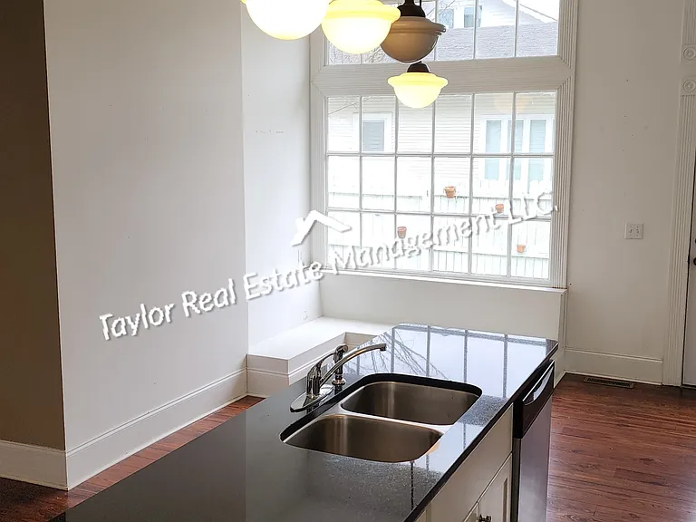 1100 N Montgomery Ave — Photo 25