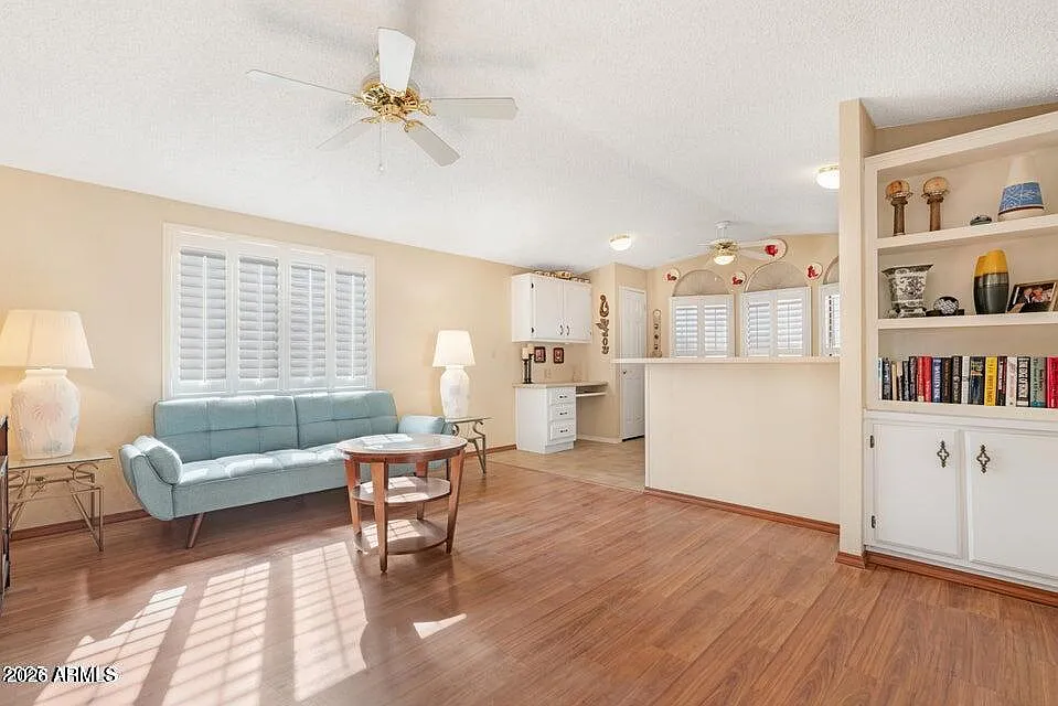 1 bed, 1.0 bath, 650 sqft, $1,200 — Photo 2