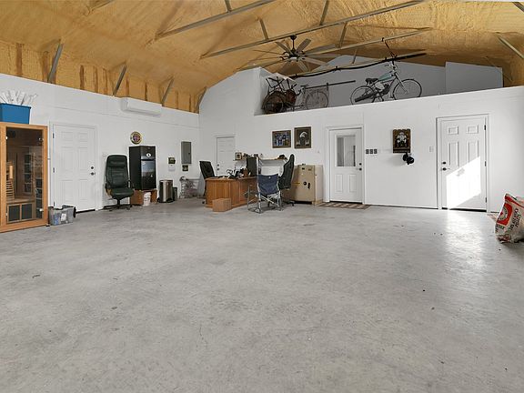 3rd image of 1158 County Road 1240