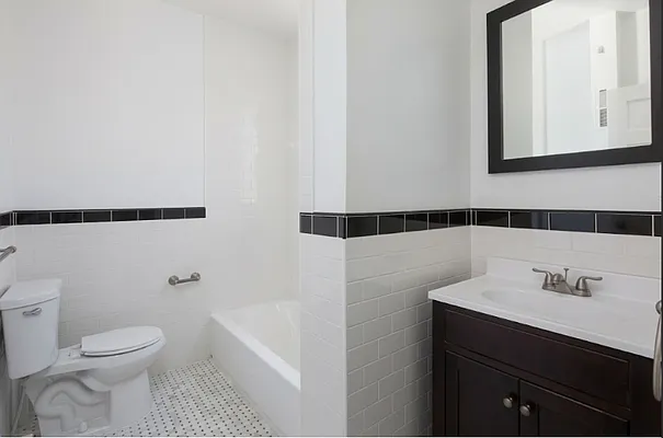 Bathroom, photo 1