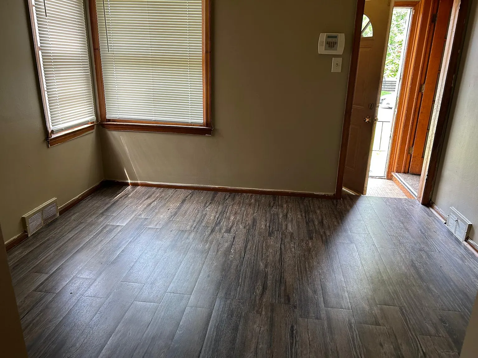 12090 Engleside St, Detroit, MI 48205 — Photo 2