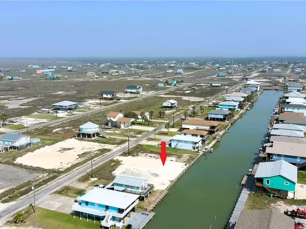 183 Sailfish Dr, Rockport, TX 78382