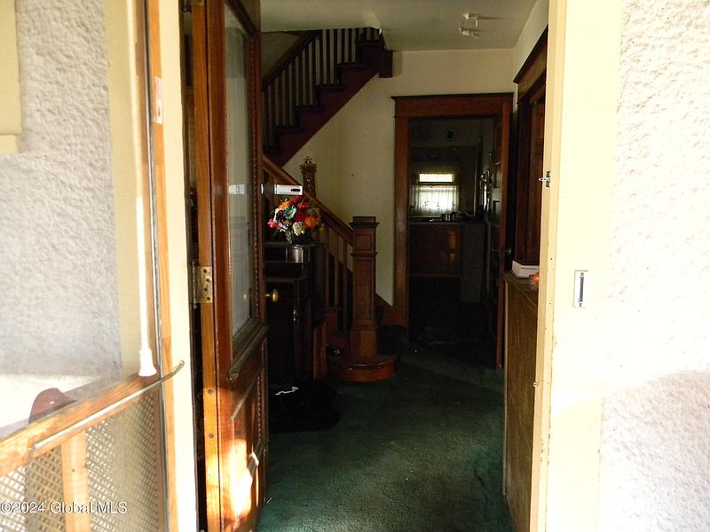 4th image of 442 Plymouth Avenue
