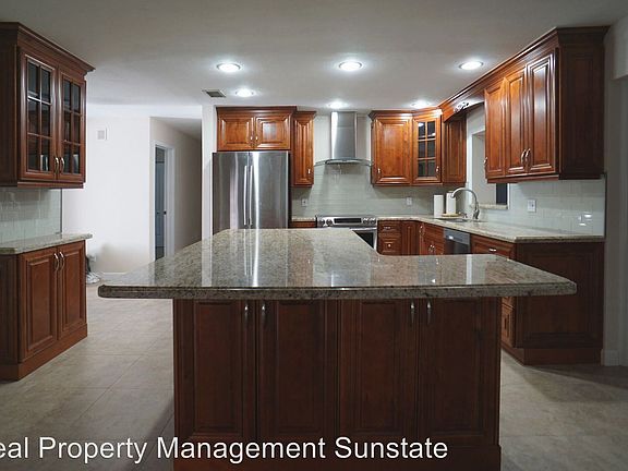 2nd image of 6593 Eastview Dr