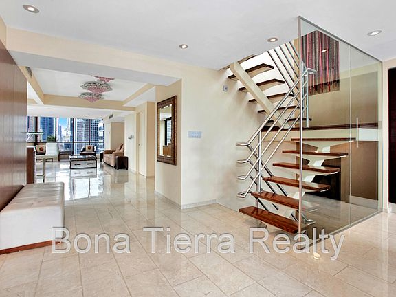 3rd image of 303 E 49th St APT 22