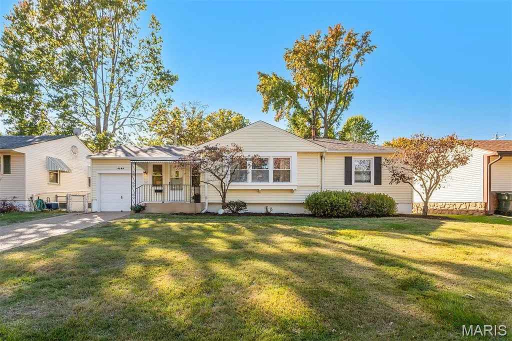 6149 Archwood Ln photo 1
