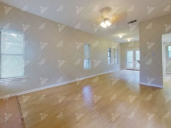 5th image of 706 W Lynn St APT D