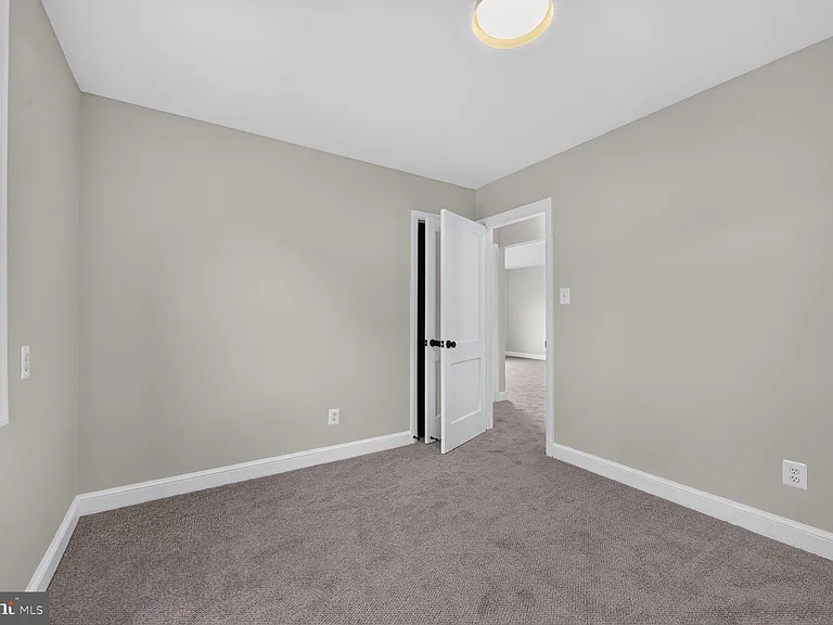 1410 N Quinn St #7 — Photo 15