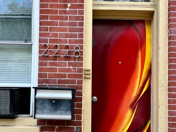 2228 Christian St, Philadelphia, PA