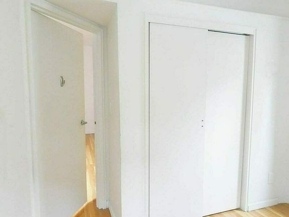 5th image of 425 E 77th St APT 1B