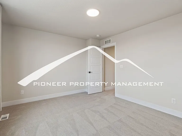 9304 Bugaboo Dr — Photo 28