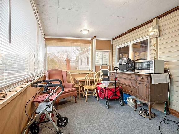 2nd image of 106 Home Bay SE