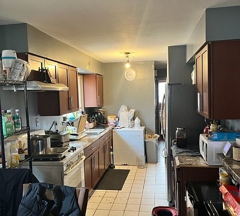 4th image of 9605 S Parnell Ave