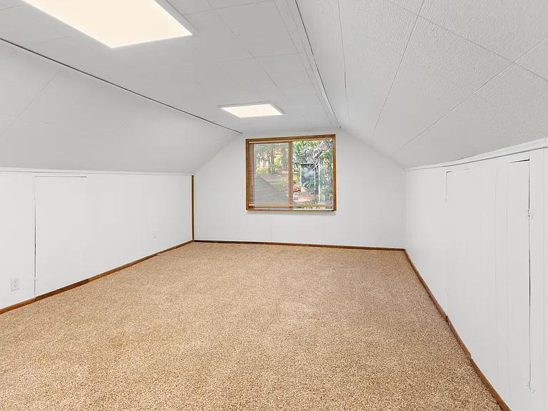 1497 Laura St — Photo 16