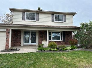 32336 Lancaster Dr, Warren, MI
