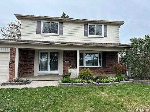 32336 Lancaster Dr photo 1
