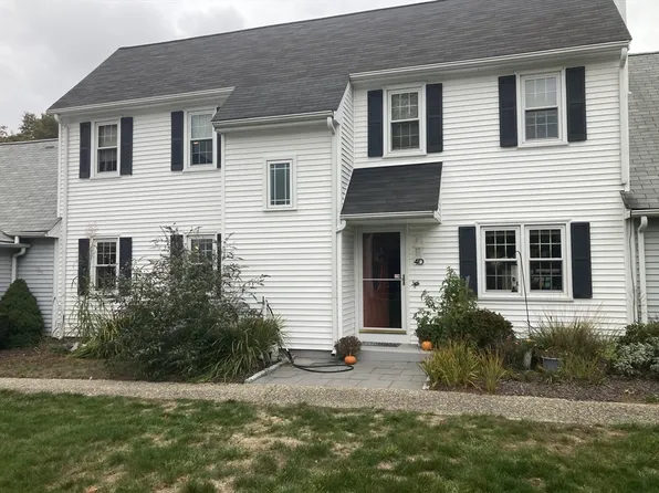 12 State Rd APT 4D, Plymouth, MA 02360