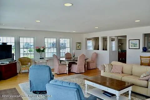 2 Bridge Ave — Photo 13