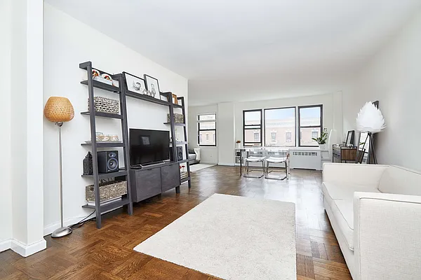 Rented by PocketBroker Inc | media 2