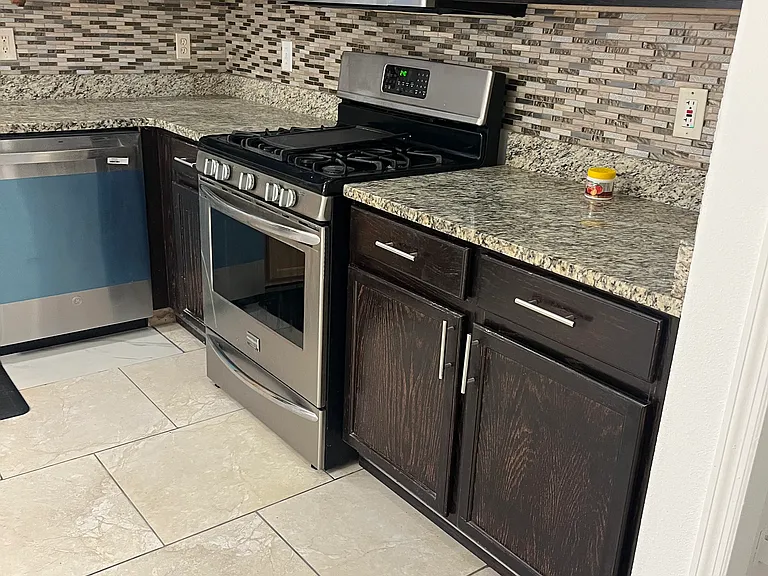 107 S Roma Way — Photo 32