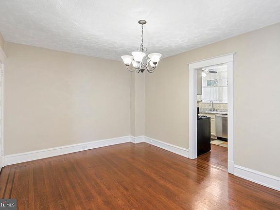 5th image of 514 Alexander Ave