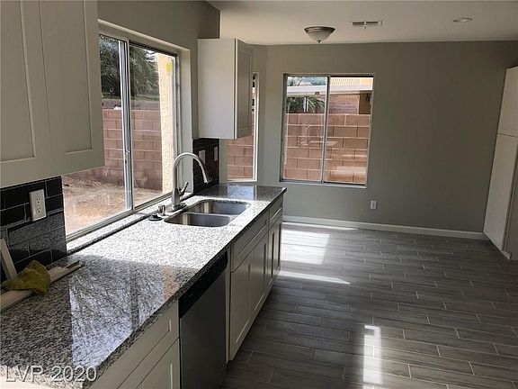 4th image of 1023 Lacebark Ct