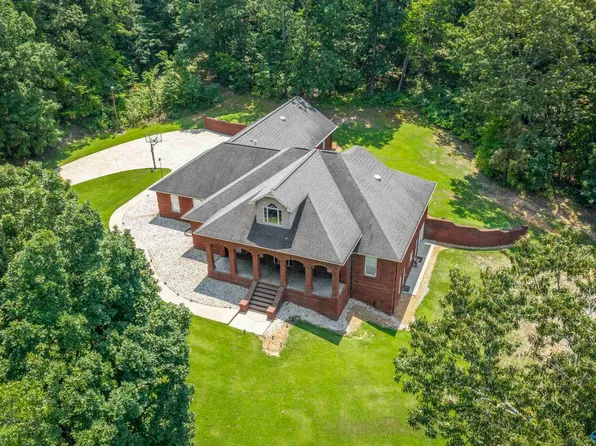 335 Hill St, Rainbow City, AL 35906