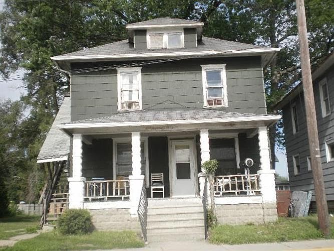 1st image of 1505 Benham Ave