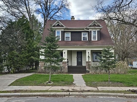 2nd image of 211 E Center St
